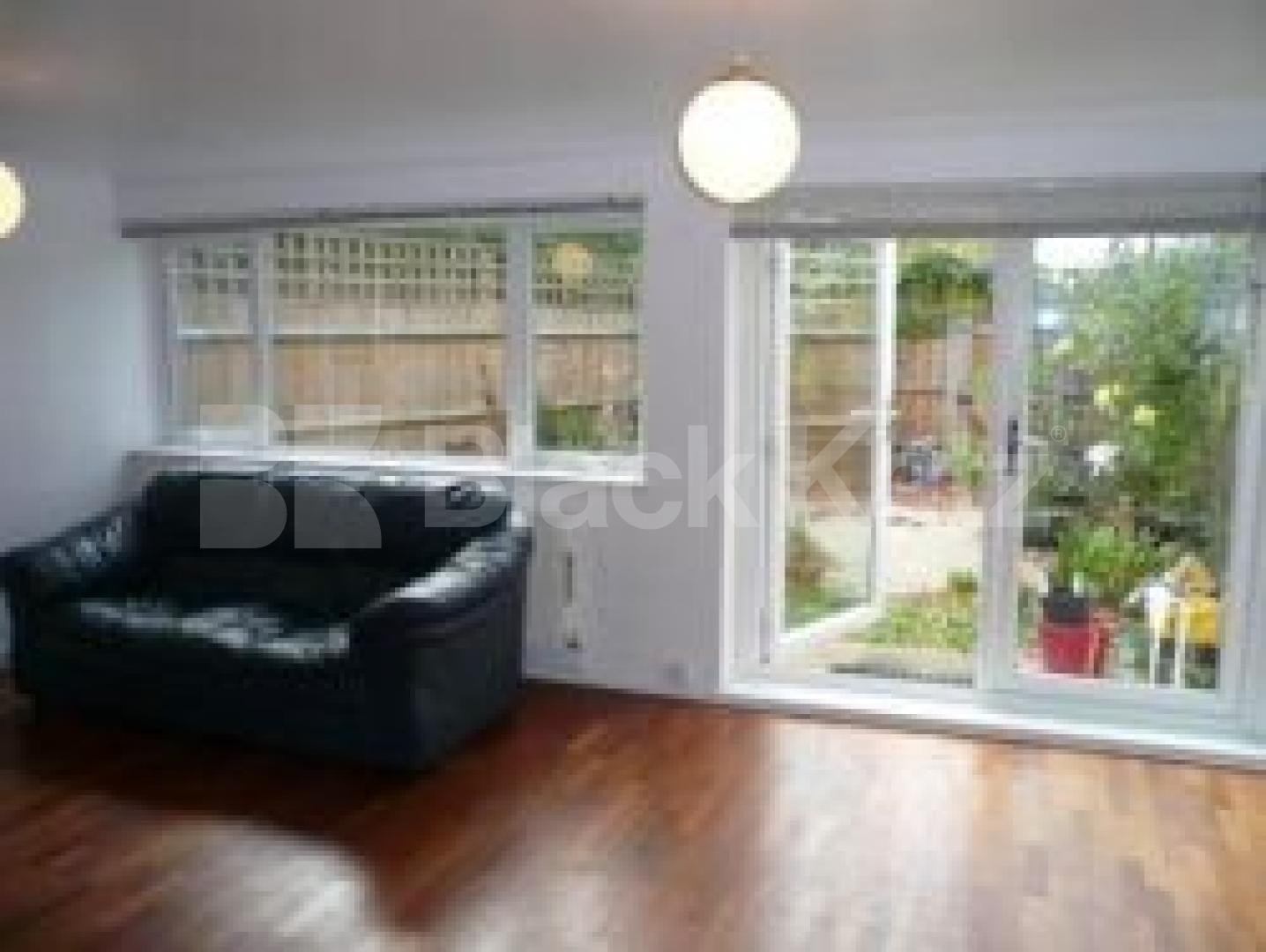 			GREAT LOCATION!!!, 3 Bedroom, 1 bath, 1 reception Flat			 Muswell Ave, MUSWELL HILL N10